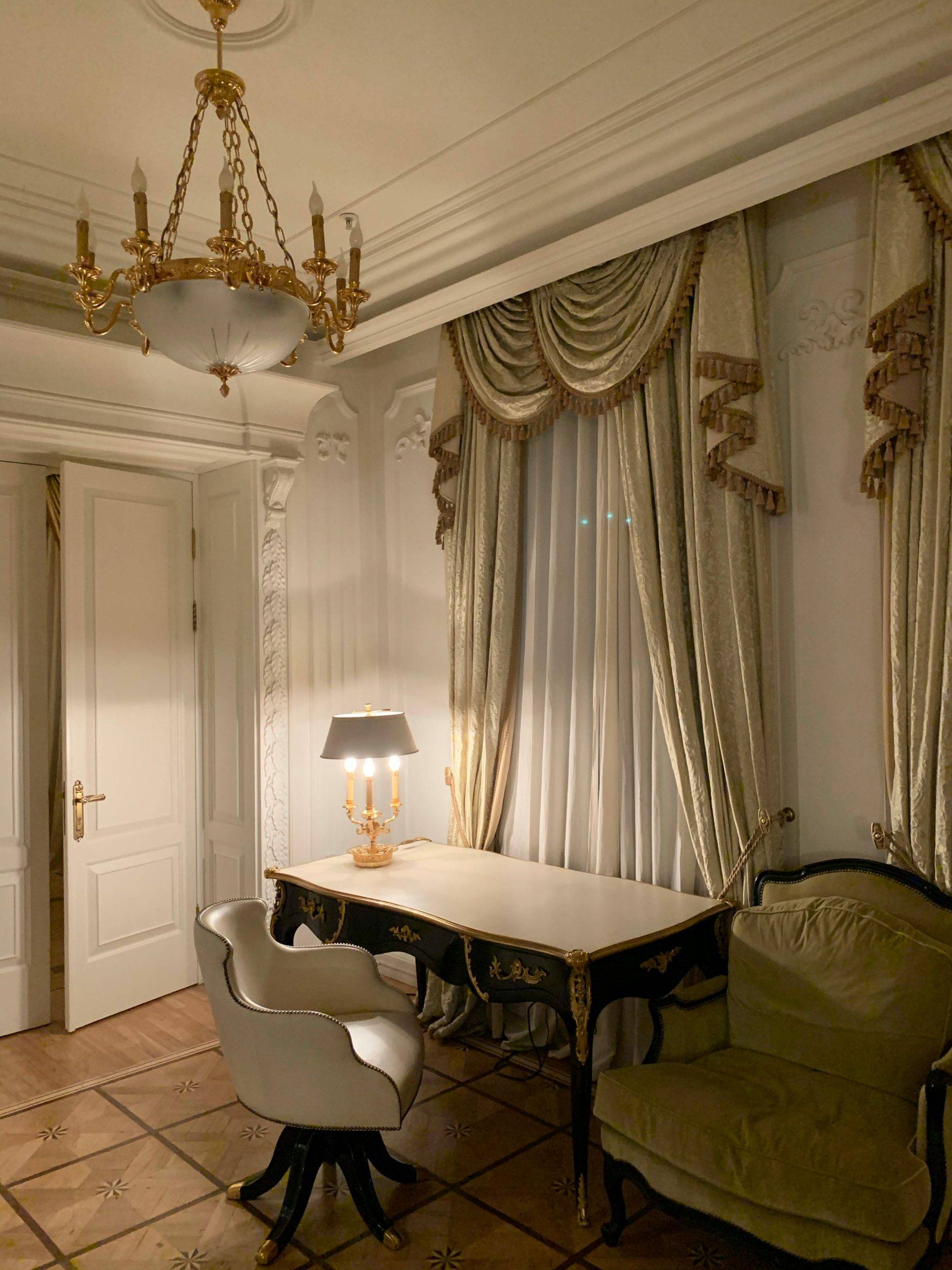 LUXURY-CURTAINS