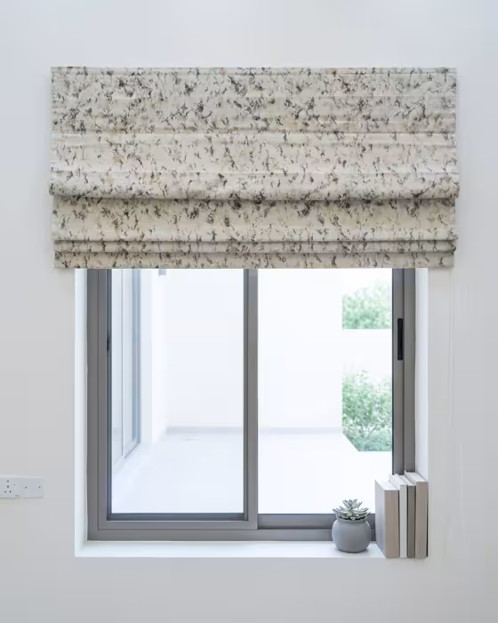 Aesthetic Roman blinds in a Dubai villa Bedroom — Beige and floral - Royal Look